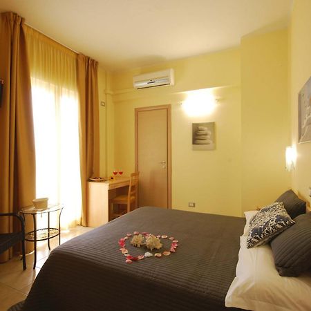 Hotel Caggiari Senigallia Exteriör bild