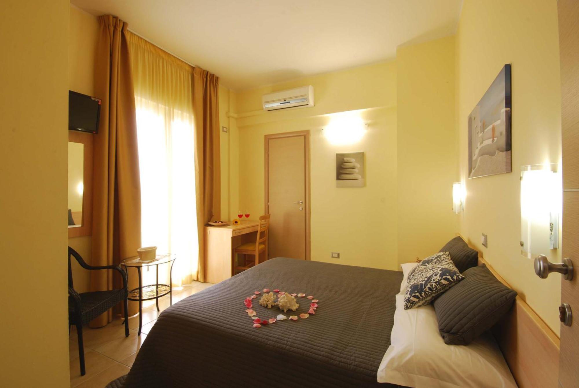 Hotel Caggiari Senigallia Exteriör bild