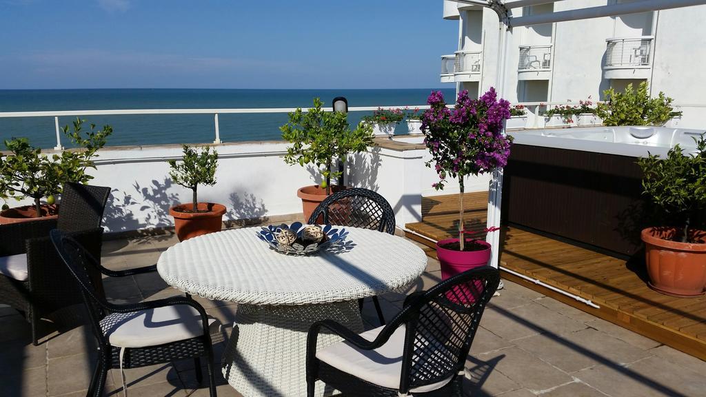 Hotel Caggiari Senigallia Exteriör bild