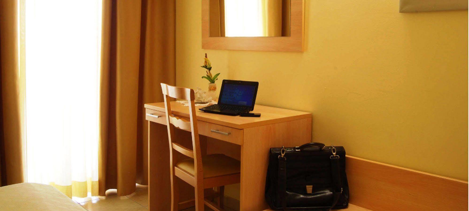 Hotel Caggiari Senigallia Exteriör bild
