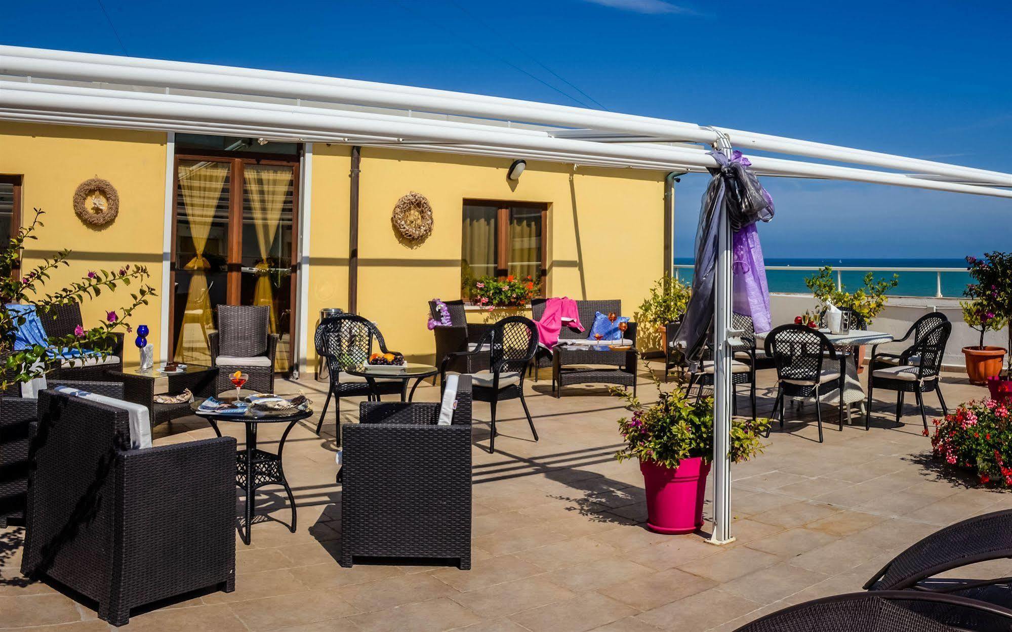 Hotel Caggiari Senigallia Exteriör bild