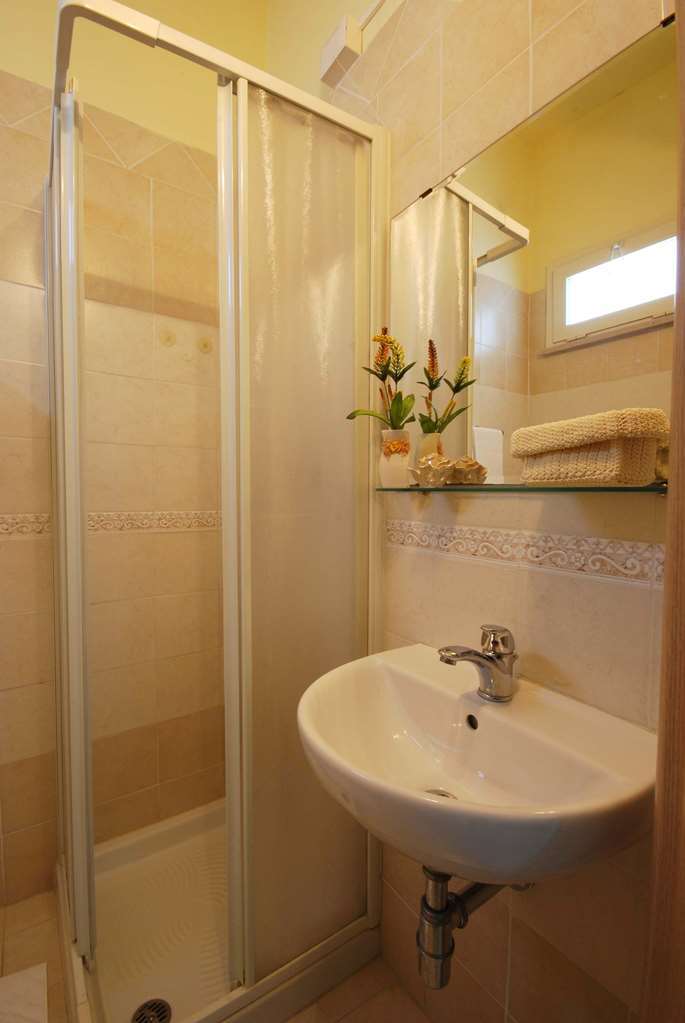Hotel Caggiari Senigallia Rum bild